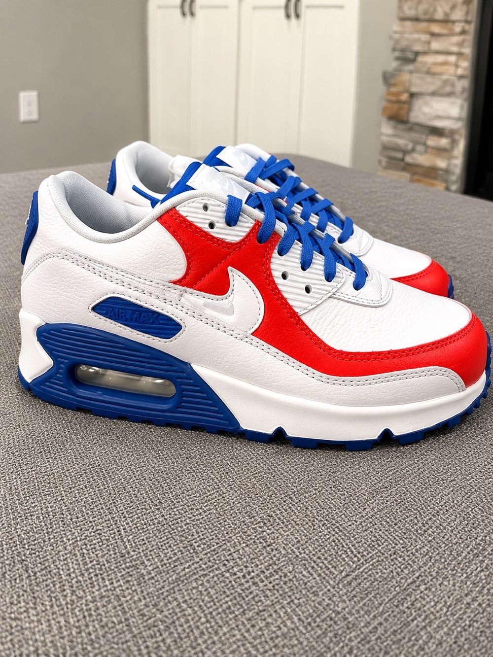Nike Air Max 90 Red White Blue Sneakers Women’s Size 7.5 NWOT - Picture 2 of 4